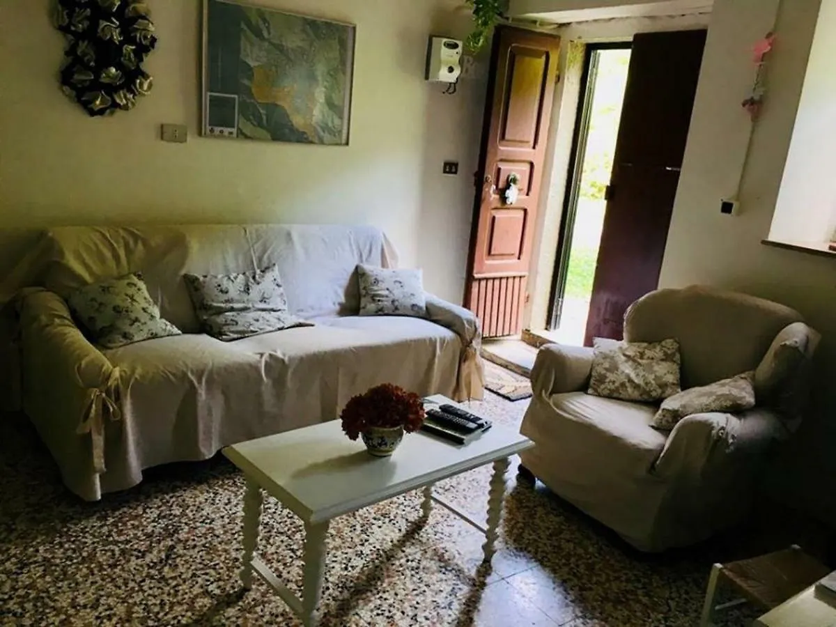 Casa Vacanze Casuglie Fanano 0*,  Italia